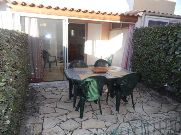 Villa 4-6 couchages avec piscine, tennis et parking privé, proche plage – Marseillan - FR-1-326-532