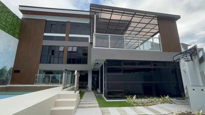 8 Flags Resort Laguna