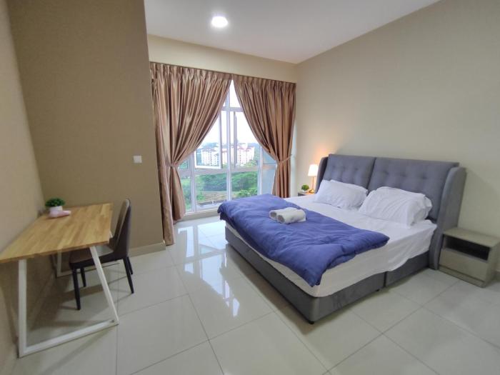 Twin Galaxy Studio with King bed city view