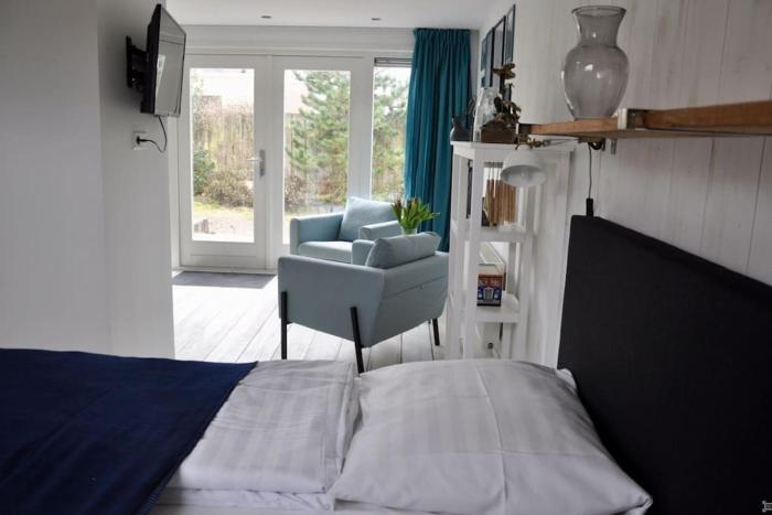 Anna, strandhuisje dichtbij zee & strand!