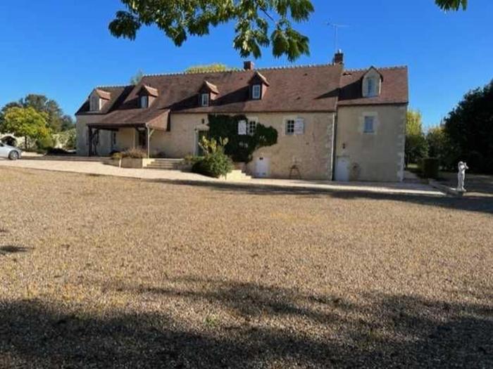 Retraite paisible avec cheminée, étang privé et chalet près du Mans - FR-1-410-382