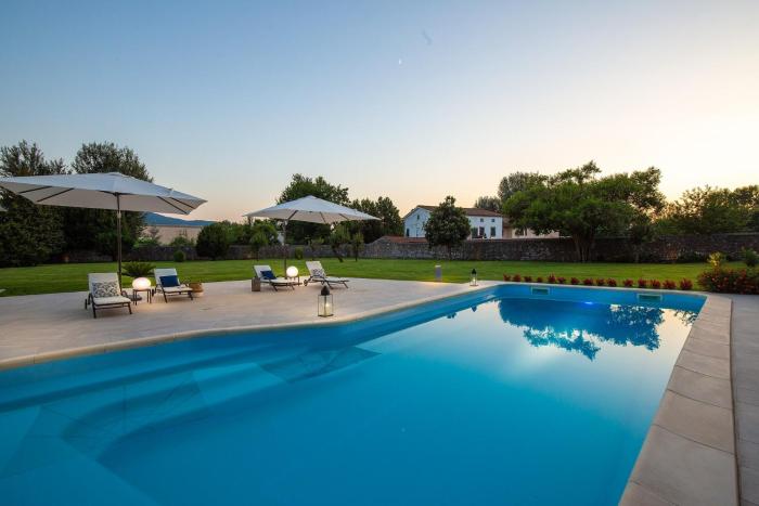 Honeymoon Leonor Villa