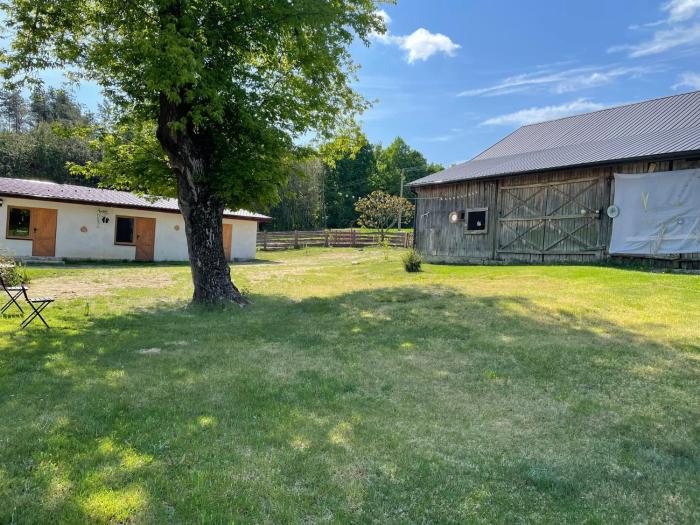 Siedlisko Barycz Kolonia, Dom całoroczny na wyłączność - 50 m2 6 osobowy z 2 pokojami, teren 2 hektary wśród lasów i łąk