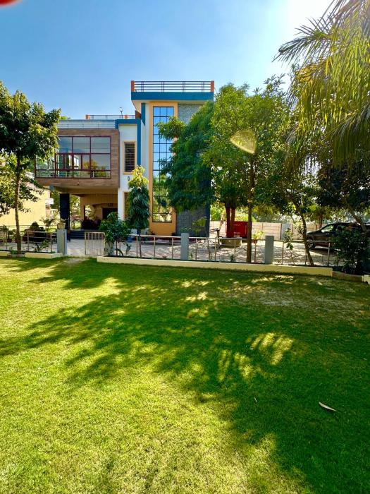 Kaashi Flora - Luxury 3BHK