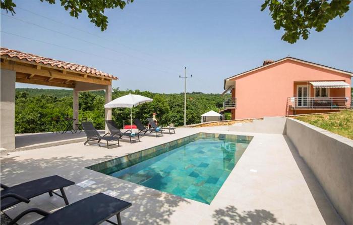 Stunning Apartment In Ripenda Kras With Outdoor Swimming Pool, 1 Bedrooms And Wifi