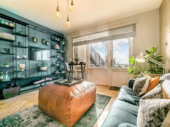 Oystercatcher - Mount Brioni