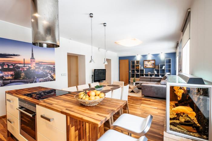 AirHome - Golden Fish