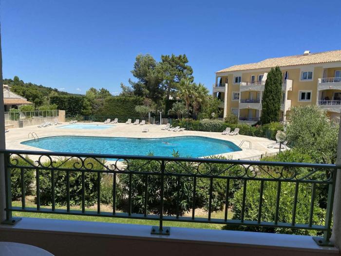 Les Issambres, T2 avec piscine, parking sécurisé - FR-1-226-467