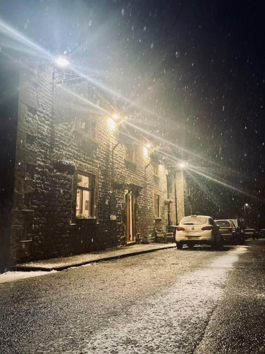 Cosy Apartment above Village Pub