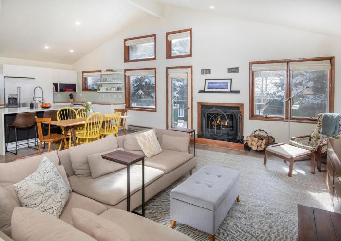233 Larkspur Duplex - Unit B