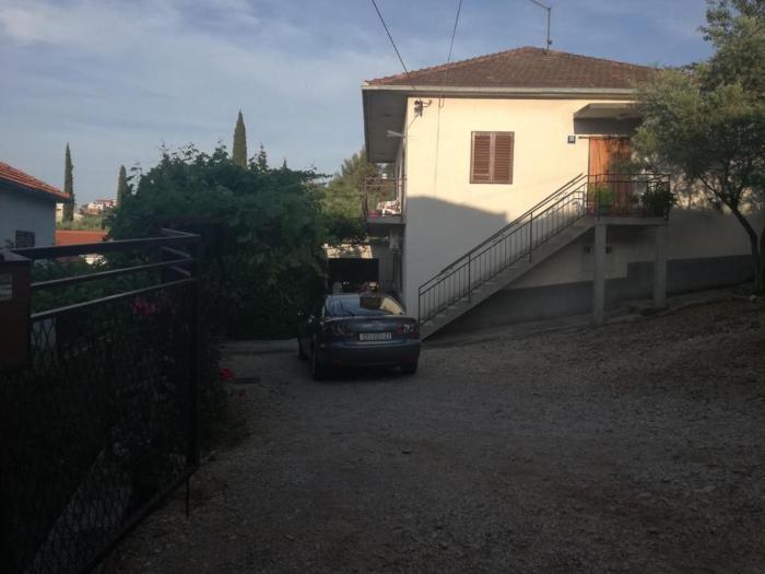 Apartments with parking space Trogir - 15420