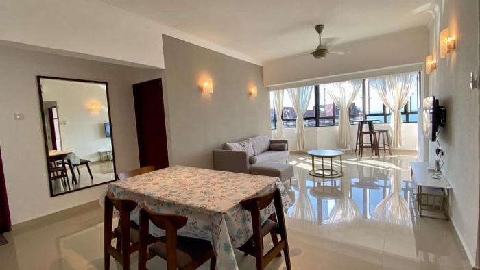 Ferringhi Sea View Apartment 777
