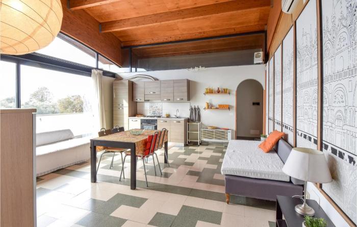 Gorgeous Apartment In Cori With Kitchen