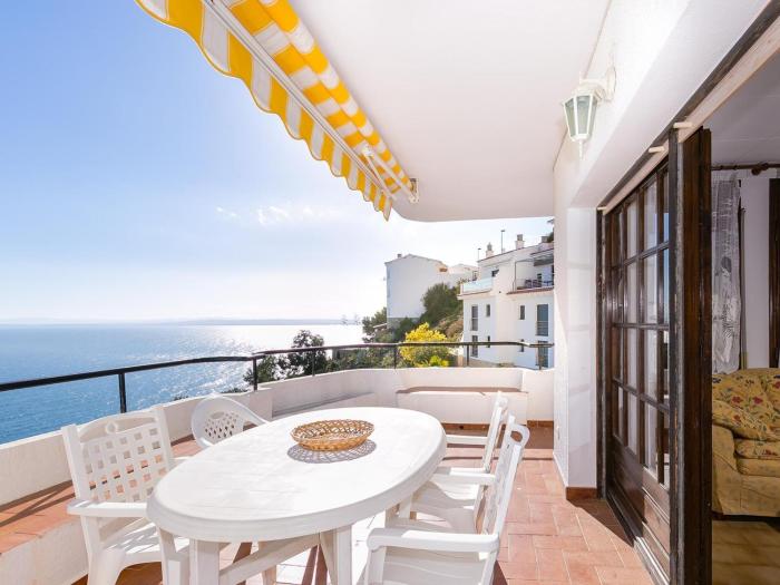 JOAN MARGARIT 3-A - Apartamento en el Puig Rom (Roses) con piscina comunitaria, con magnificas vistas al mar. - ES-228-106