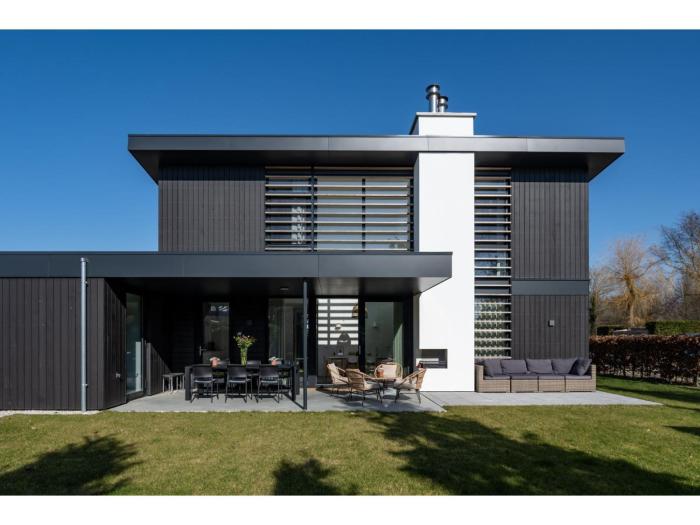 Holiday Home near Veerse Meer with Garden