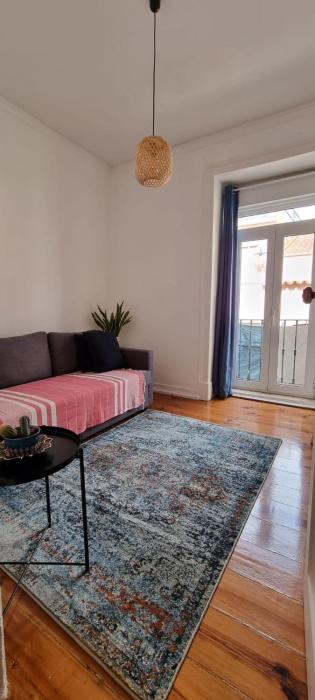 Charming Central Apartment To Rent