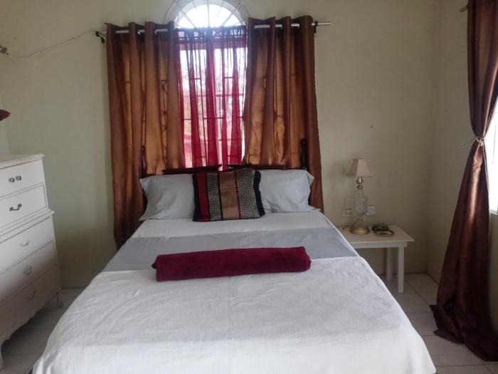 Cozy Guest Room