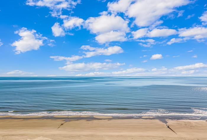 Malibu Pointe Beach Club 606 - Across The Street From The Ocean! Sleeps 12 guests!