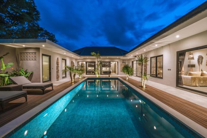 Villa Batik - Brand New & Stylish 3BR Villa in Seminyak!