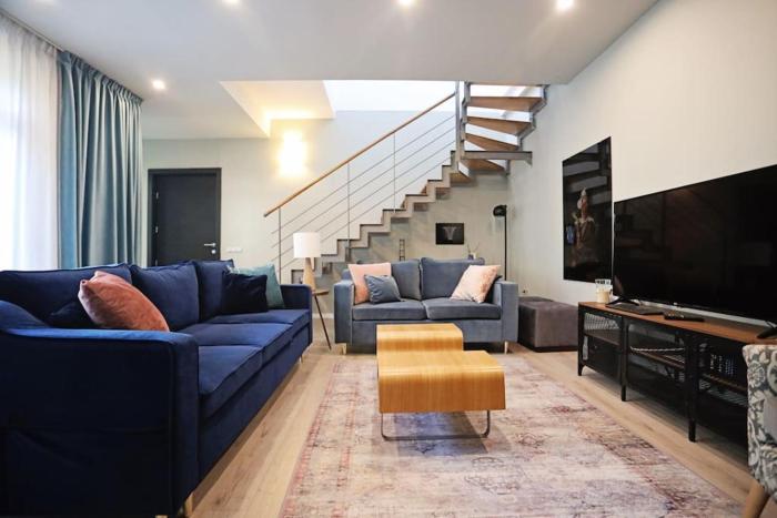 Moft Loft. Lovely, comfy apartment.