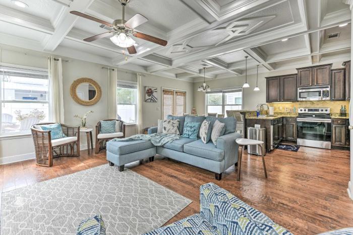 Half-Mi to Inlet Beach: Home w Grill & Fire Pit