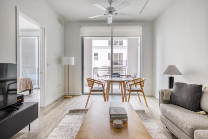 Coral Gables 1br w wd pool gym near shops MIA-53