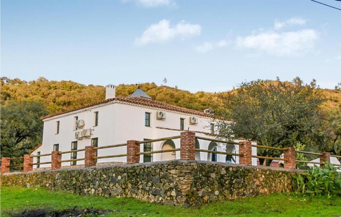 Beautiful Home In La Nava With Kitchen