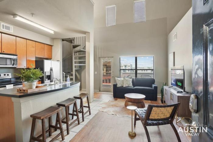 Balcony Views and Ideal West Campus Austin Location