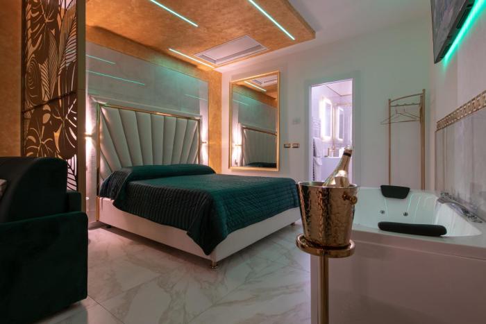 FASHION APARTMENT GOLD Bologna with JACUZZI & CAR GARAGE