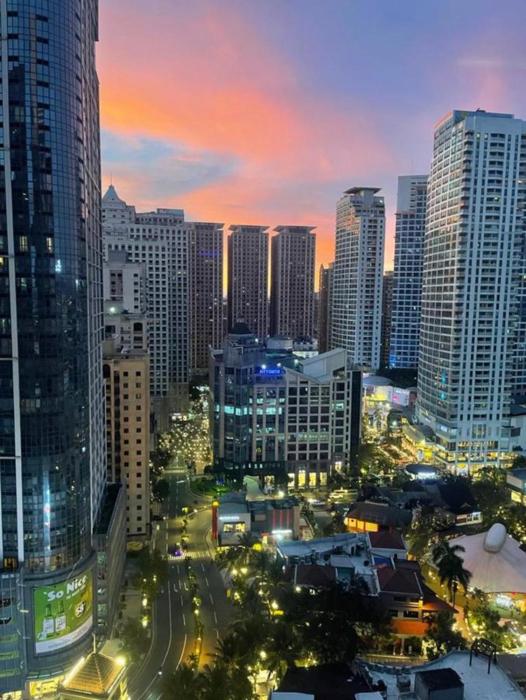 EJs Staycation 22nd F with 200mbps Wi-Fi and NETFLIX