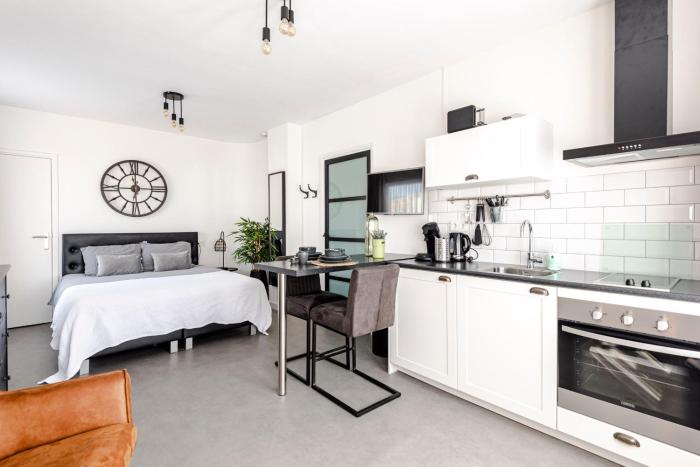 Beach and Dunes Studio - Free Parking