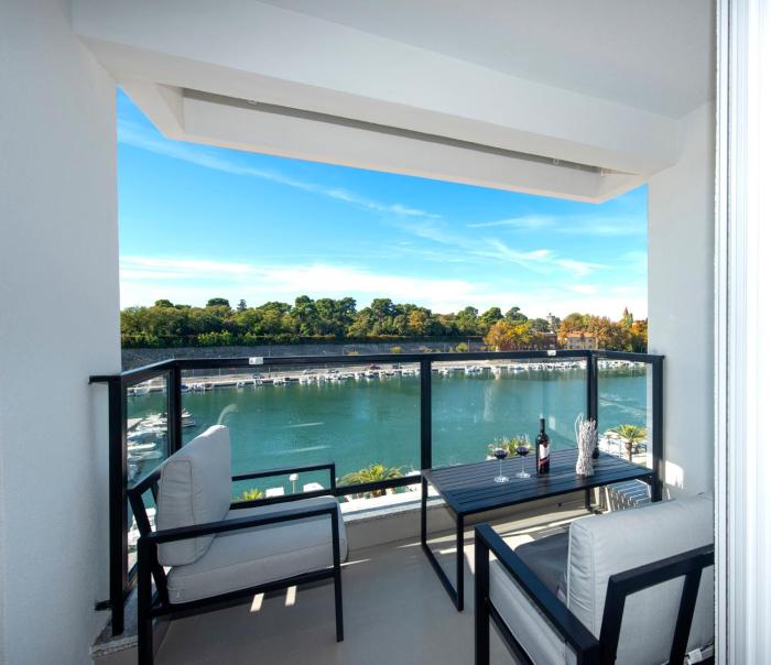 Jazine lux apartment D&D