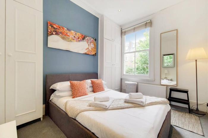 AR1 - 1 Bed Apartment in Heart of Fulham Broadway - by Short Stories London
