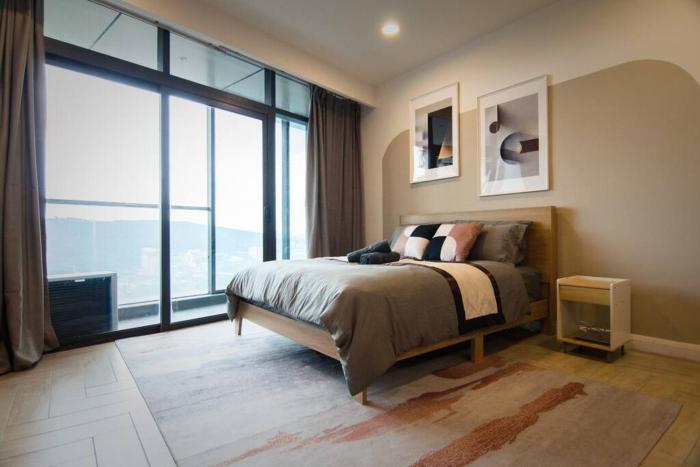 Hextar World Minimalist Balcony Suite Self Check-In