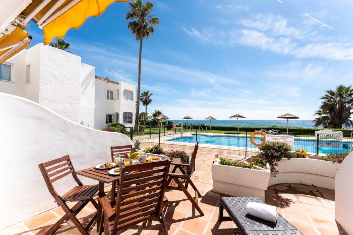 Seafront Beach house Rocas del Mar