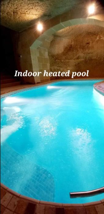 Ta Majsi farmhouse with indoor heated pool