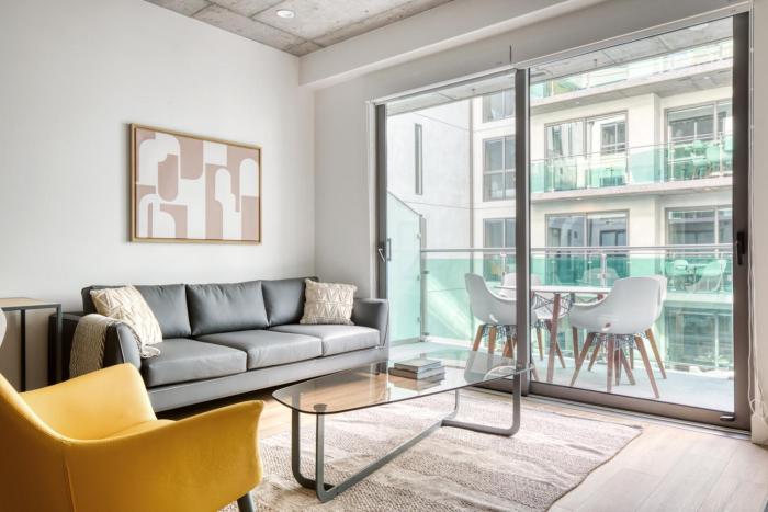 Downtown 1BR w Pool Gym WD nr Staples Center LAX-544