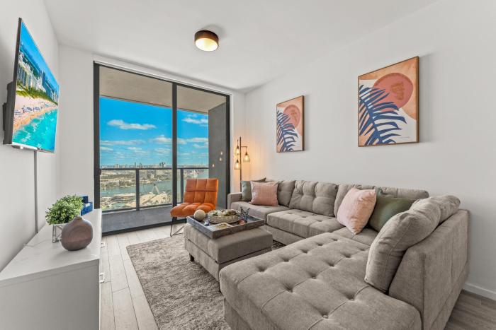 Devereaux Miami 2 Bedroom, 1 Bedroom, and Studio Condos with Balconies