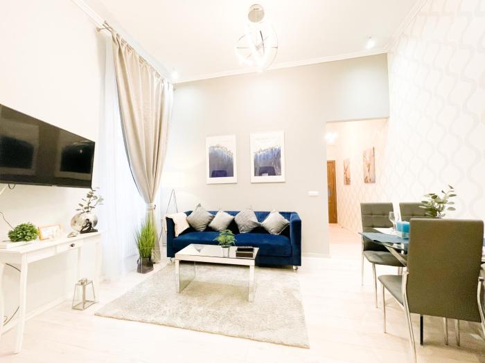 Downtown Deak-Ferris Wheel Luxury Home