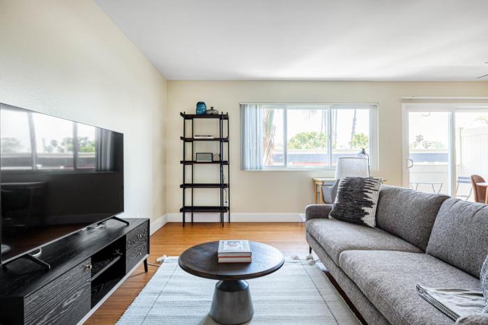 Marina Del Rey 1BR nr Marina shops dining LAX-445