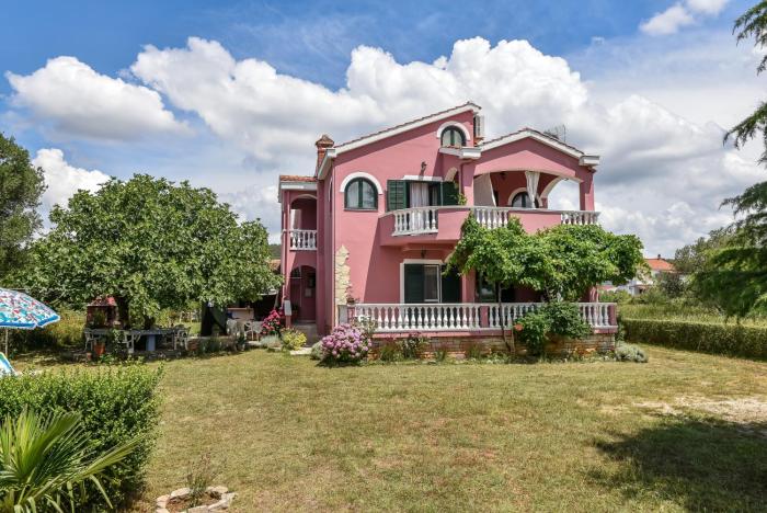 Apartments with parking space Sukosan, Zadar - 5772