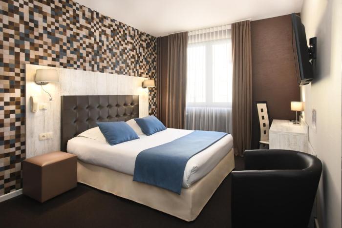 Logis Hôtel du Centre - Halte idéale en cyclotourisme avec garage à vélos clos