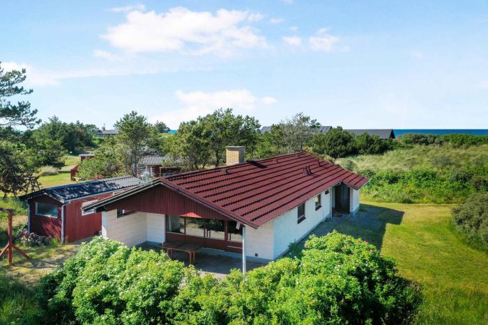 Awesome Home In Hirtshals With 3 Bedrooms And Wifi