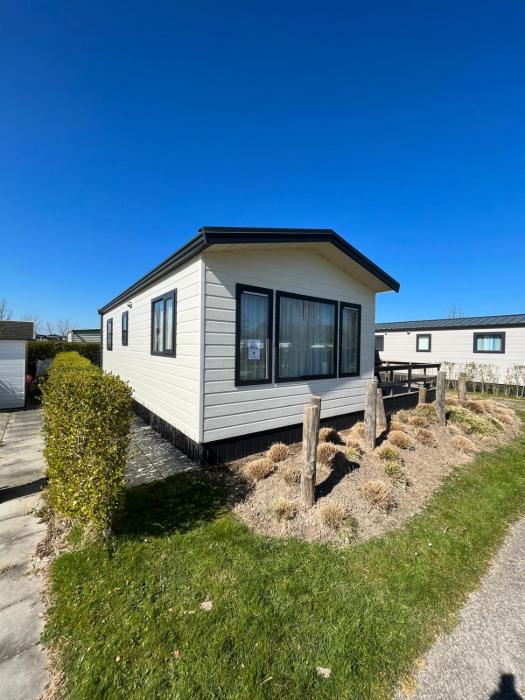 Chalet (A16) op gezellige familiecamping bij zee