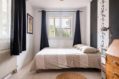 Chambre Zen Mérignac Aéroport Tram clim SDB priv