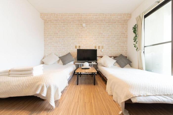 Sanacion Motomachi 6 なんば徒歩圏内 Netflix視聴可能 2部屋セット貸しでプライベートも確保