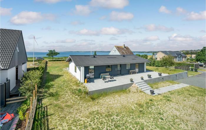 Awesome Home In Ebeltoft With Wifi