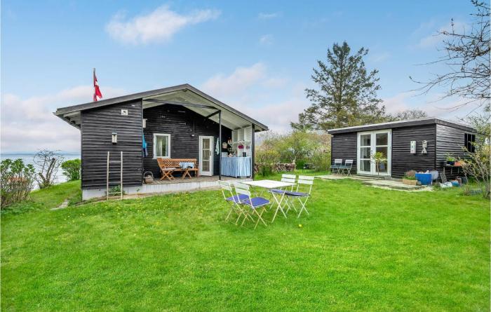Cozy Home In Skanderborg With Kitchen