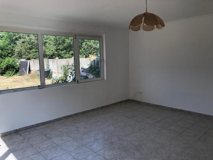 Feel Natural and Relaxed in a 3 Bedroom B Apartment in Gyongyosfalu