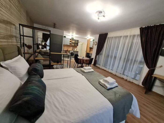 STUDIO TAHOMA - Топ център Варна